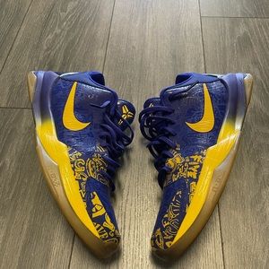 RARE Nike Zoom Kobe 5 V Rings 2010 Size 8.5 Shoes 386429-702 Great Tread